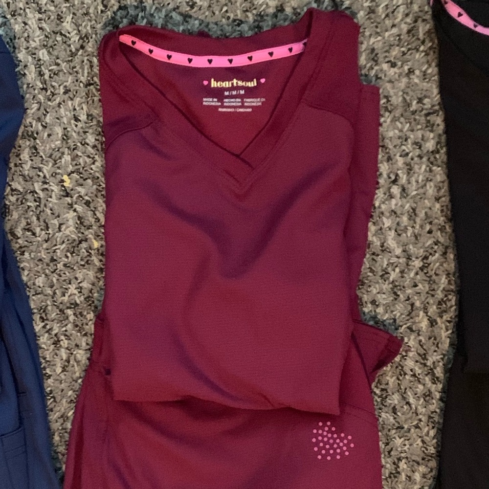 HeartSoul scrubs set top and pants sz Med Maroon